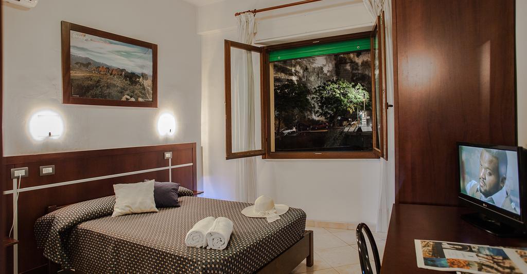 Hotel La Terrazza Cagliari Oda fotoğraf