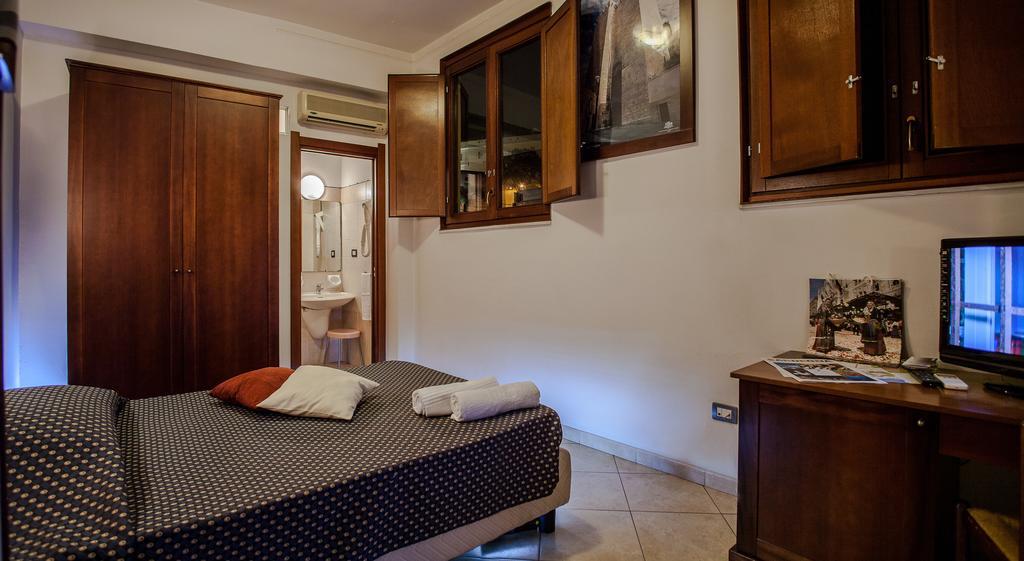 Hotel La Terrazza Cagliari Oda fotoğraf