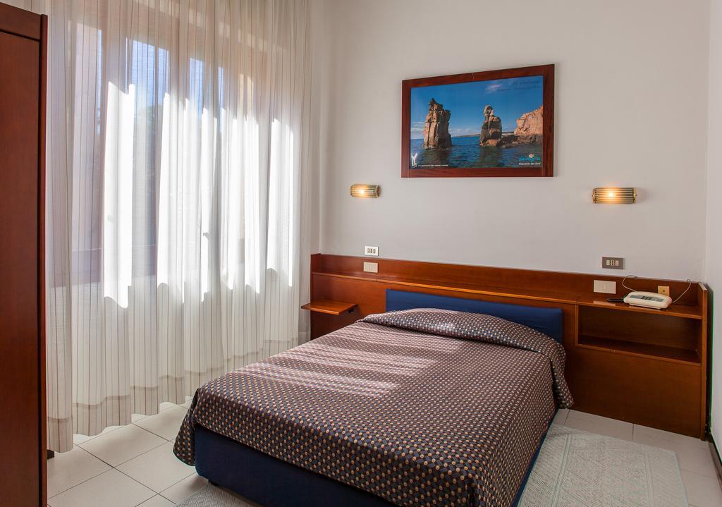 Hotel La Terrazza Cagliari Oda fotoğraf