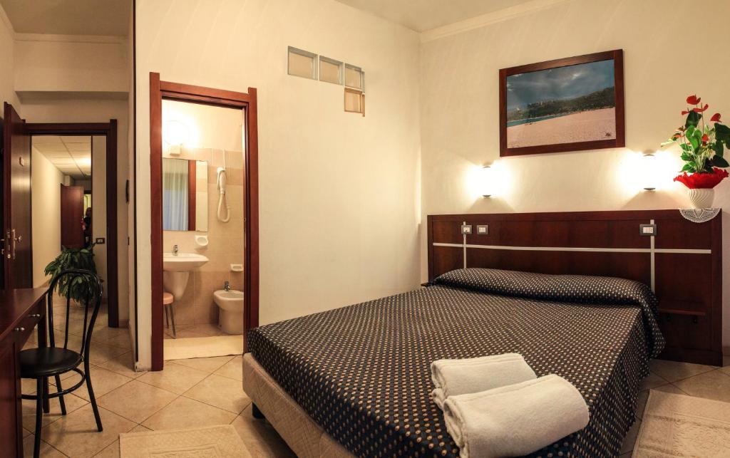 Hotel La Terrazza Cagliari Oda fotoğraf