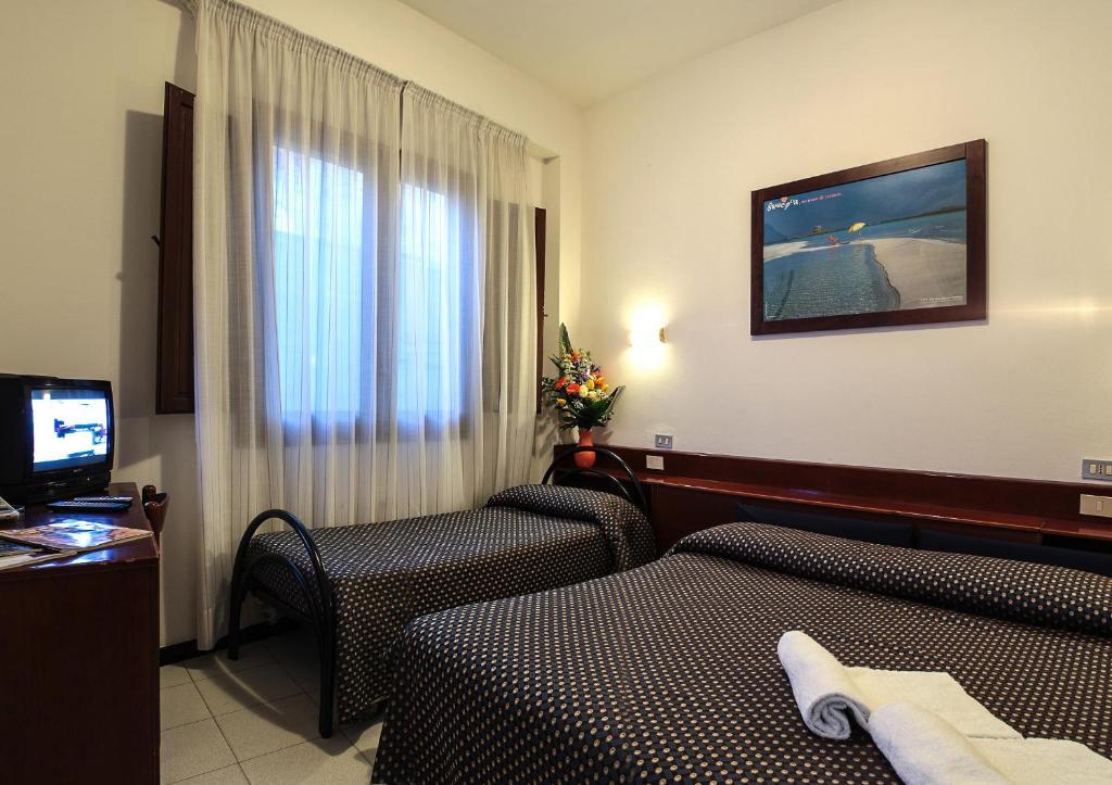 Hotel La Terrazza Cagliari Oda fotoğraf