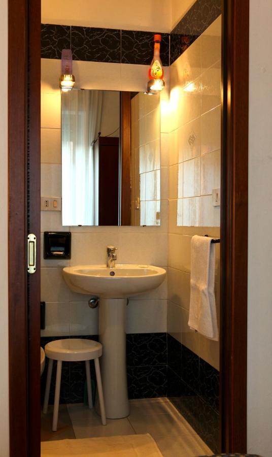 Hotel La Terrazza Cagliari Oda fotoğraf